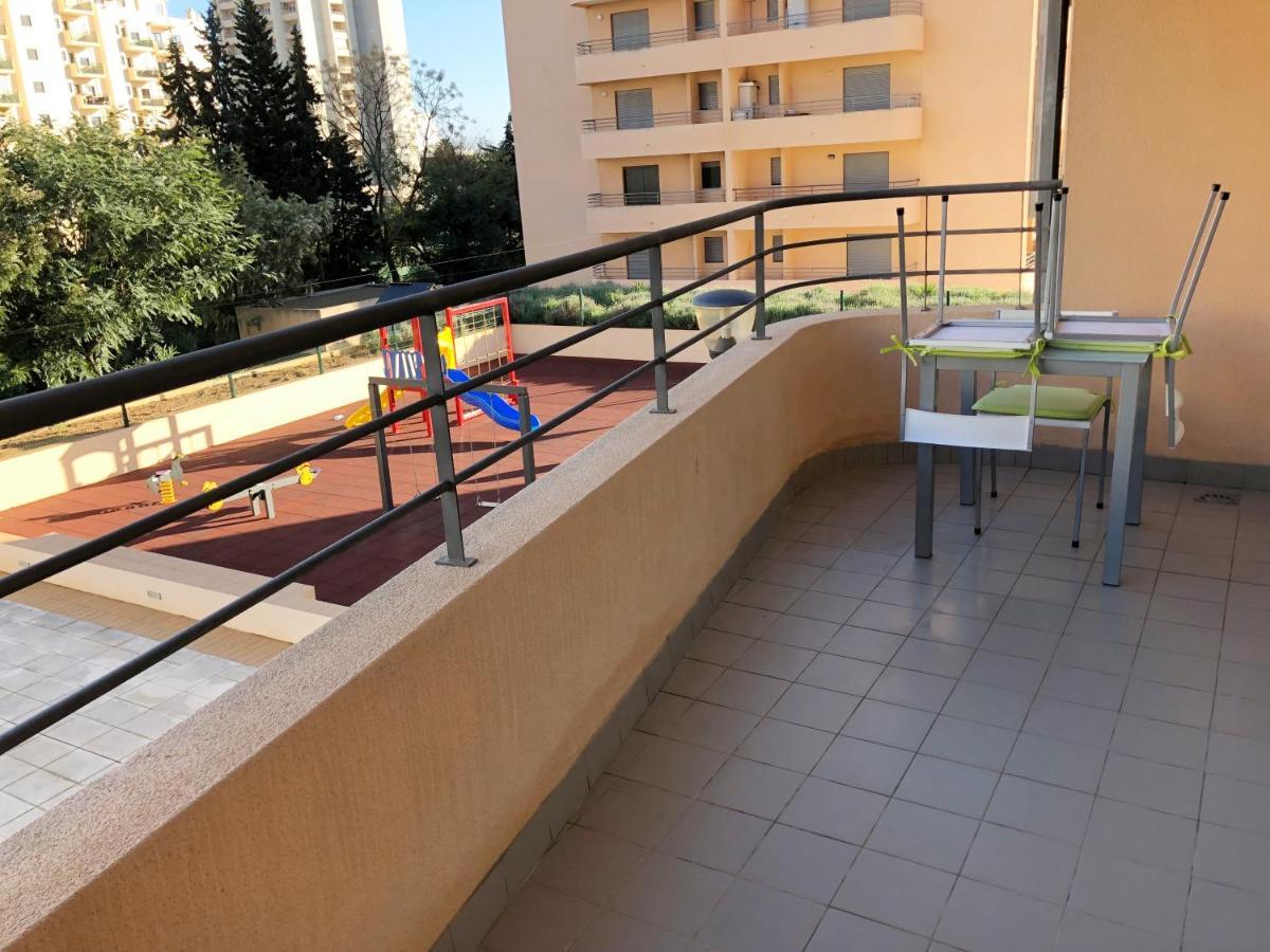 פורטימאו Beautiful Apartment In Paradisiac Praia Da Rocha מראה חיצוני תמונה